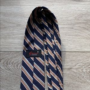 Gucci Accessories - Gucci vintage silk tie Gucci Accessories - Gucci vintage silk tie